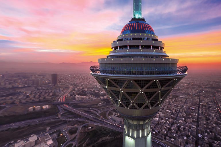 عکس برج میلاد تهران در روز
