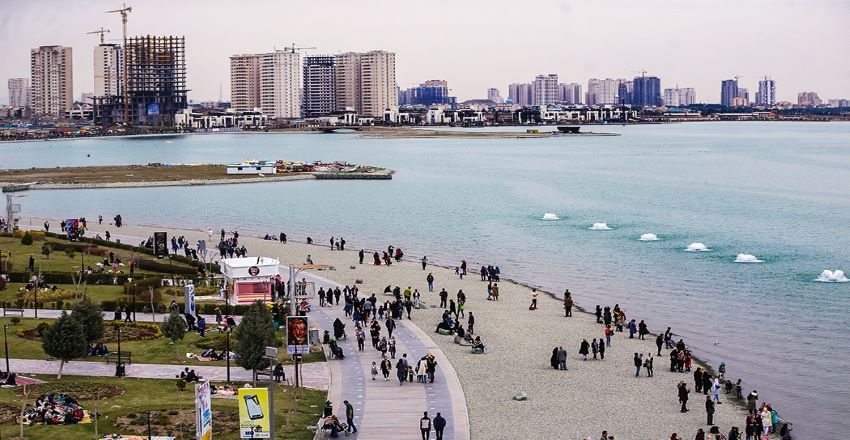 پیک‌نیک در فضای دریاچه چیتگر