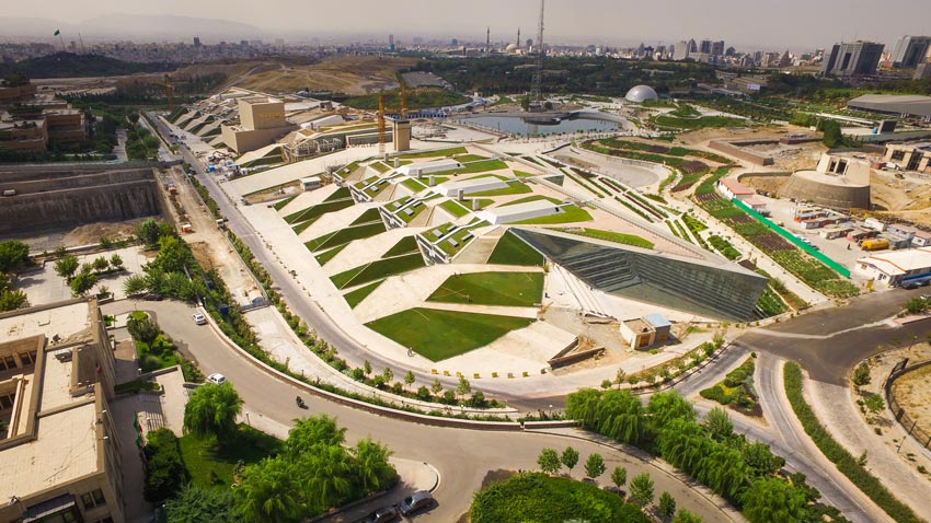 چیستی و چرایی باغ کتاب تهران