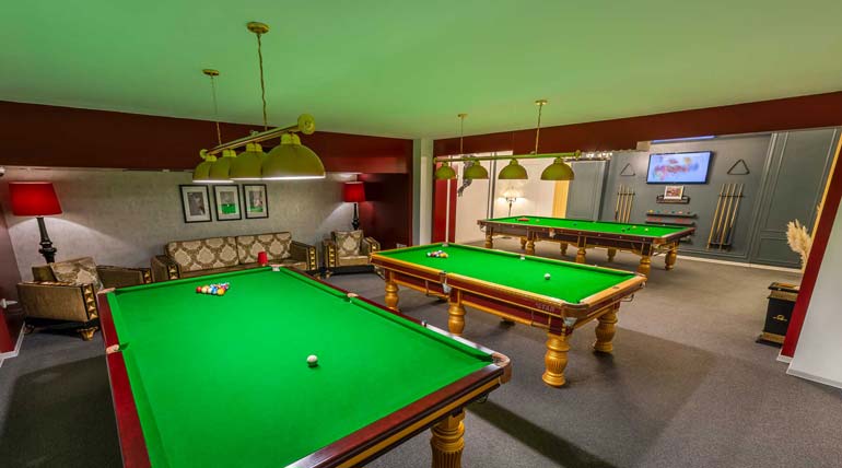 Goldenpalacehotel بیلیارد