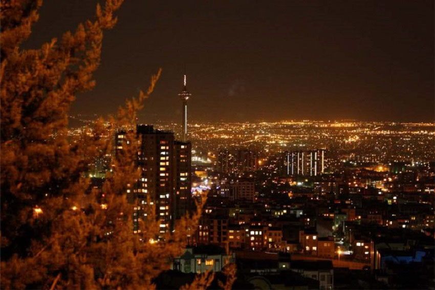 بام تهران از جاهای دیدنی تهران در شب